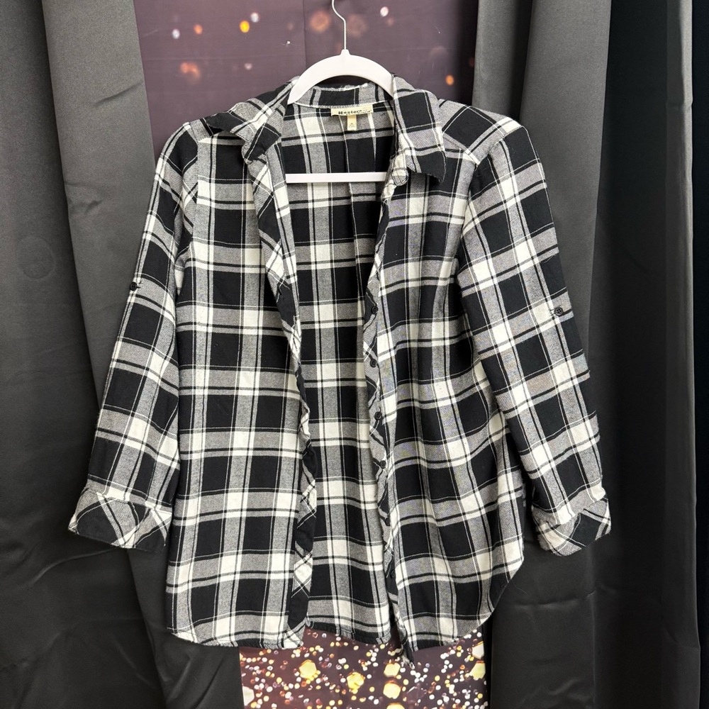 Hester and Orchard Black Flannel Top size small